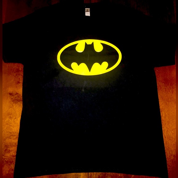 Gildan Other - Batman Graphic T-Shirt